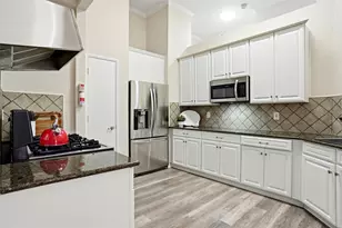 2206 Arbor Creek Dr, Carrollton, TX 75010 - Photo 8