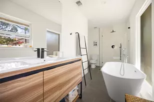 6734 Blessing Dr, Dallas, TX 75214 - Photo 18