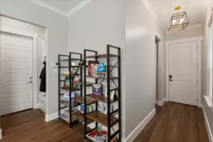 209 W Dallas St, Mansfield, TX 76063 - Photo 4