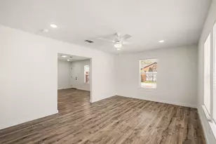 5318 Trentman St, Fort Worth, TX 76119 - Photo 8