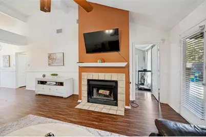 109 Hickory Springs Drive, Euless, TX 76039 - Photo 12