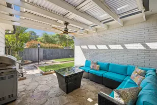 10105 Kirkhaven Dr, Dallas, TX 75238 - Photo 30