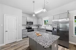 424 N Cedar St, Springtown, TX 76082 - Photo 10