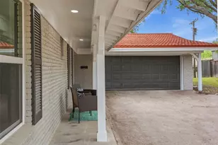 8516 La Jolla Ct, Benbrook, TX 76116 - Photo 6