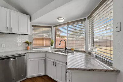 425 Rollingridge Lane, Garland, TX 75043 - Photo 10