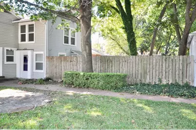 201 1/2 W Columbia, Weatherford, TX 76086 - Photo 2