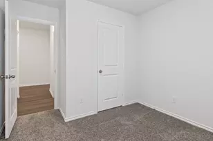 901 Barton Dr, Ennis, TX 75119 - Photo 10