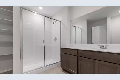 901 Barton Drive, Ennis, TX 75119 - Photo 4