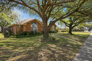 201 Brian Way, Red Oak, TX 75154 - Photo 4
