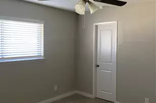 802 Las Palmas Dr, Grand Prairie, TX 75052 - Photo 14