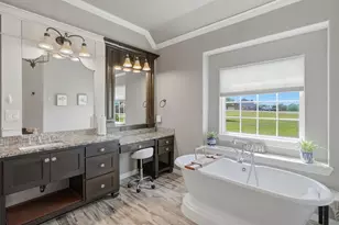 1201 E Iberian Ct, Granbury, TX 76048 - Photo 14