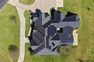 1201 E Iberian Ct, Granbury, TX 76048 - Photo 36