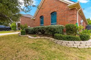 1301 Litchfield Ln, Burleson, TX 76028 - Photo 4