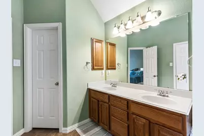 1301 Litchfield Lane, Burleson, TX 76028 - Photo 22