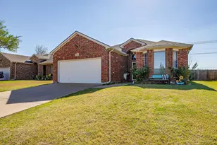 1209 Spanish Moss Dr, Burleson, TX 76028 - Photo 4