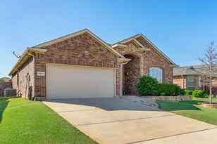 10857 Irish Glen Trail, Fort Worth, TX 76052 - Photo 2