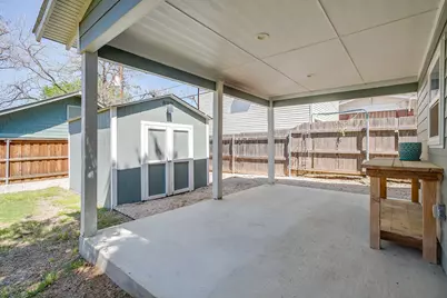 1105 Mistletoe Drive, Fort Worth, TX 76110 - Photo 32