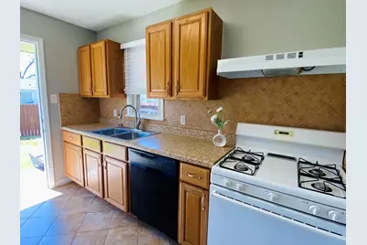 2114 Dunloe Avenue, Dallas, TX 75228 - Photo 6