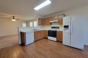 1815 Brookwood Dr, Terrell, TX 75160 - Photo 2