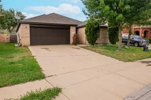 8732 Stone Valley Dr, Fort Worth, TX 76244 - Photo 2