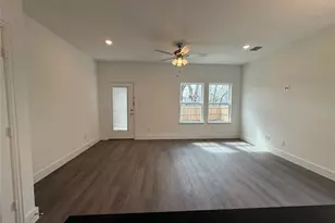 412 E 7th St, Bonham, TX 75418 - Photo 4