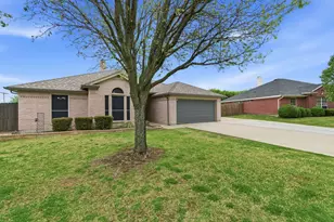 1051 Thistle Meade Cir, Burleson, TX 76028 - Photo 2