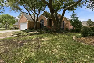 6404 Parkside Dr, Arlington, TX 76001 - Photo 2