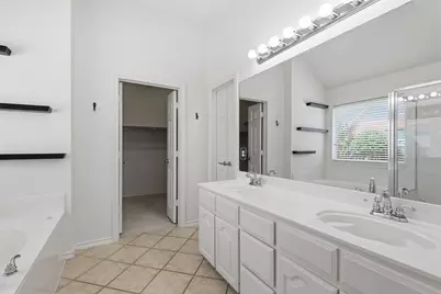 6404 Parkside Drive, Arlington, TX 76001 - Photo 24