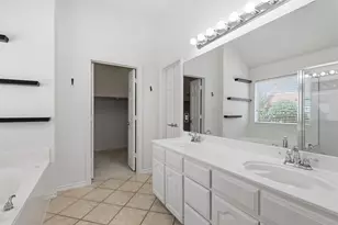 6404 Parkside Dr, Arlington, TX 76001 - Photo 24