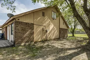 1825 Castle Dr, Garland, TX 75040 - Photo 24