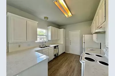 1318 James Avenue, Waco, TX 76706 - Photo 10