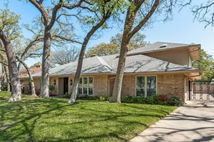 805 Crowley Rd, Arlington, TX 76012 - Photo 2