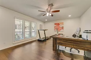 805 Crowley Rd, Arlington, TX 76012 - Photo 6