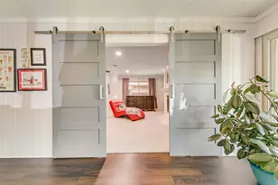 805 Crowley Rd, Arlington, TX 76012 - Photo 18