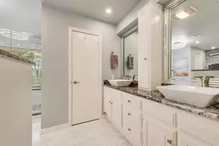 805 Crowley Rd, Arlington, TX 76012 - Photo 20