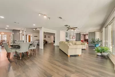 805 Crowley Road, Arlington, TX 76012 - Photo 16