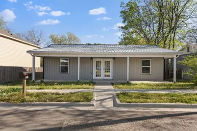 805 S 4th Street, Bonham, TX 75418 - Photo 1