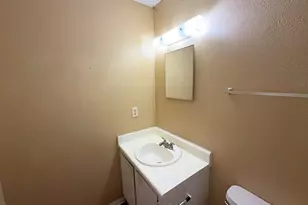 219 Fry St, Denton, TX 76201 - Photo 8