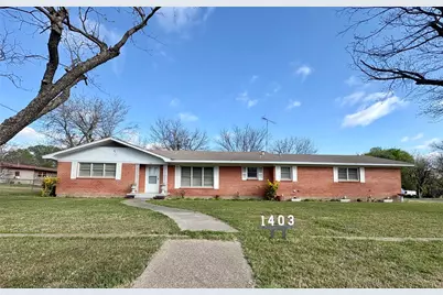 1403 W 5th Street, Clifton, TX 76634 - Photo 1