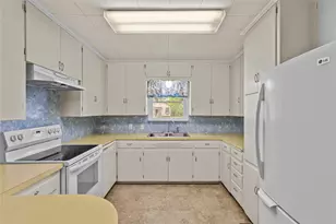 1403 W 5th St, Clifton, TX 76634 - Photo 10