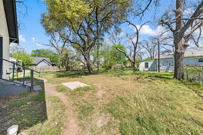 205 Dallas Street, Waco, TX 76704 - Photo 16