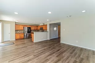 115 Matamoros St, Grand Prairie, TX 75051 - Photo 10