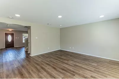 115 Matamoros Street, Grand Prairie, TX 75051 - Photo 8