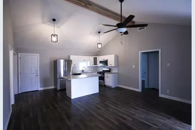 2733 Livingston Avenue, Fort Worth, TX 76110 - Photo 2