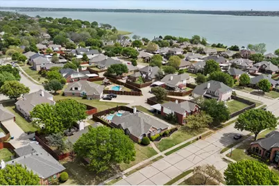 8801 Watersway Drive, Rowlett, TX 75088 - Photo 40