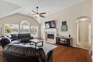 8801 Watersway Dr, Rowlett, TX 75088 - Photo 10