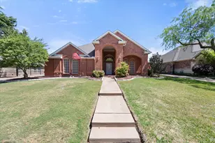 1013 Brook Arbor Dr, Mansfield, TX 76063 - Photo 2