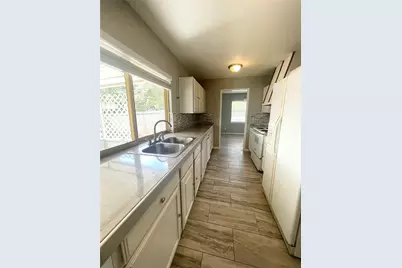 702 Pinehill Lane, Grand Prairie, TX 75052 - Photo 8