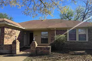 934 Robinwood Dr, Arlington, TX 76017 - Photo 1