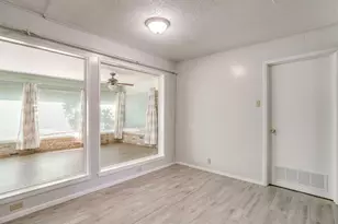 1225 Crestwood Dr, Cleburne, TX 76033 - Photo 16